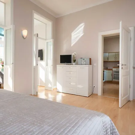 Apartment Luna_ App_ 11